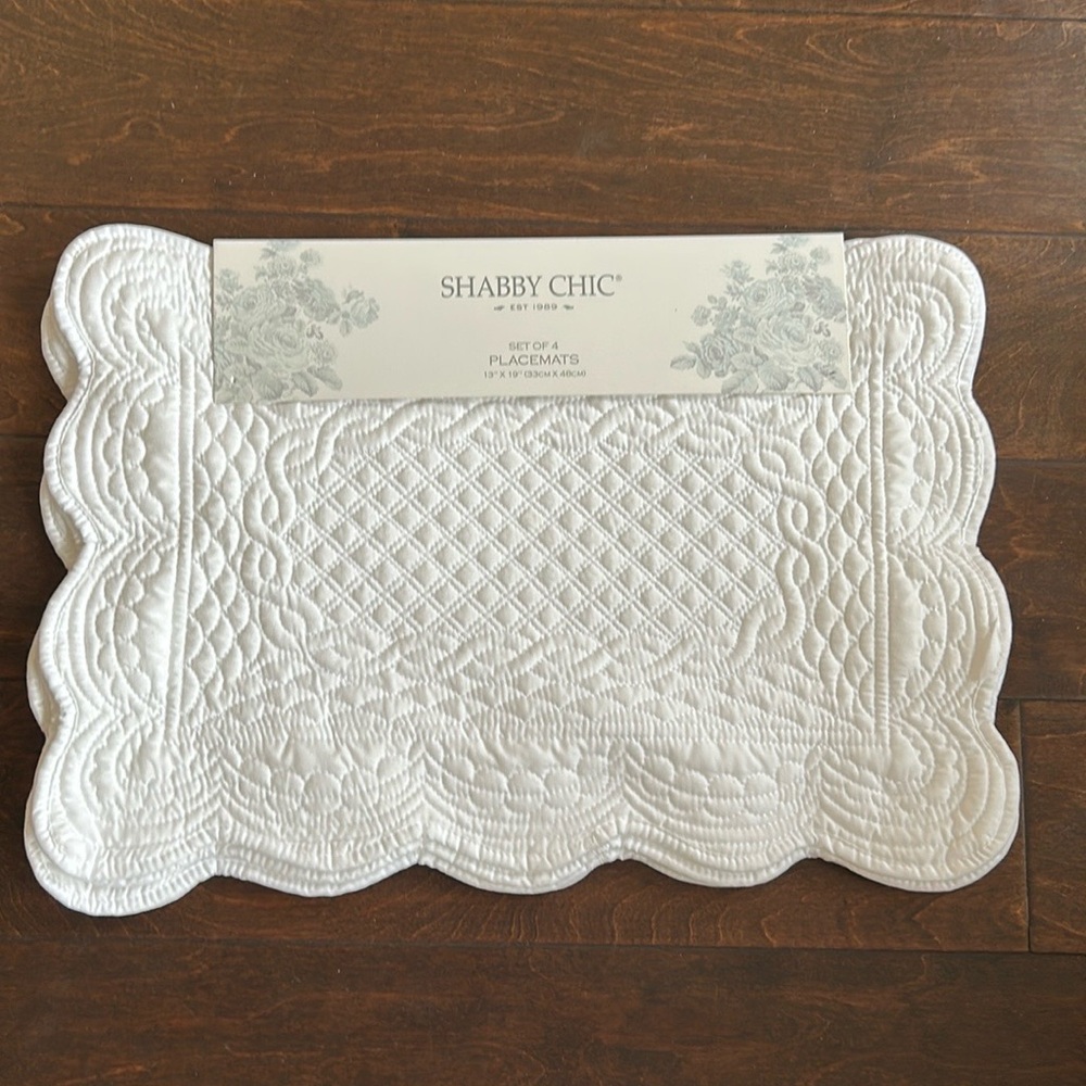 Shabby Chic 4 Scalloped Edged  Quilted Placemats New Off White New